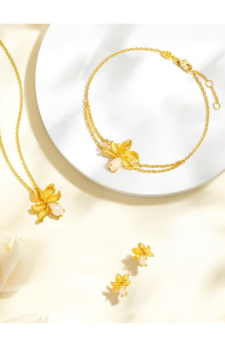 PETALS NECKLACE (18K GOLD PLATED)