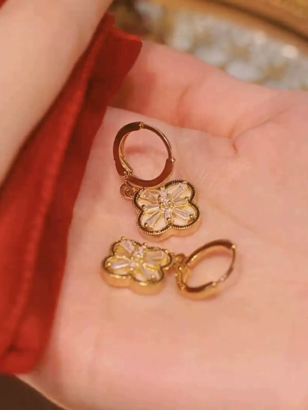 Gold plated Clover zircon earrings