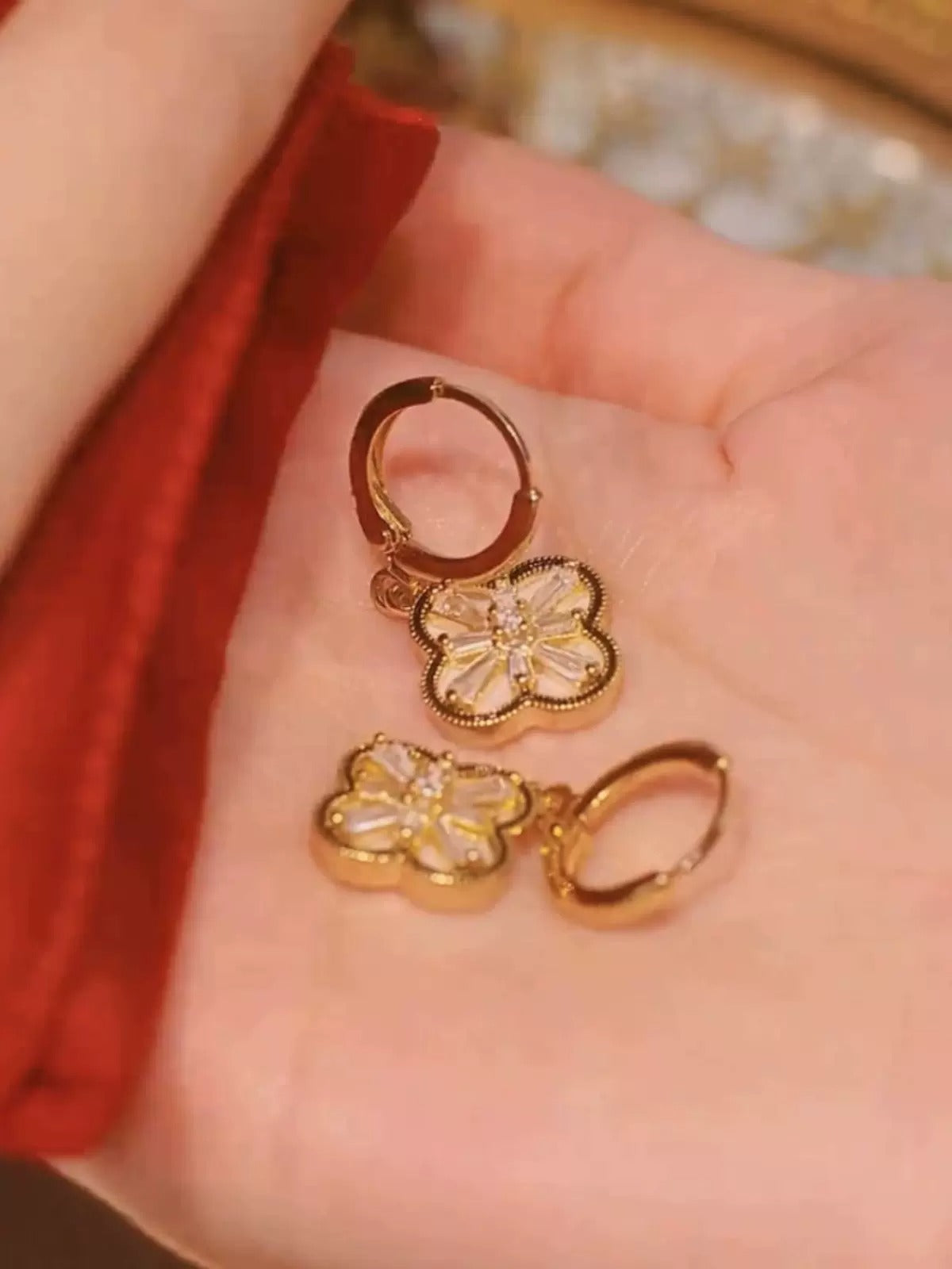 Gold plated Clover zircon earrings
